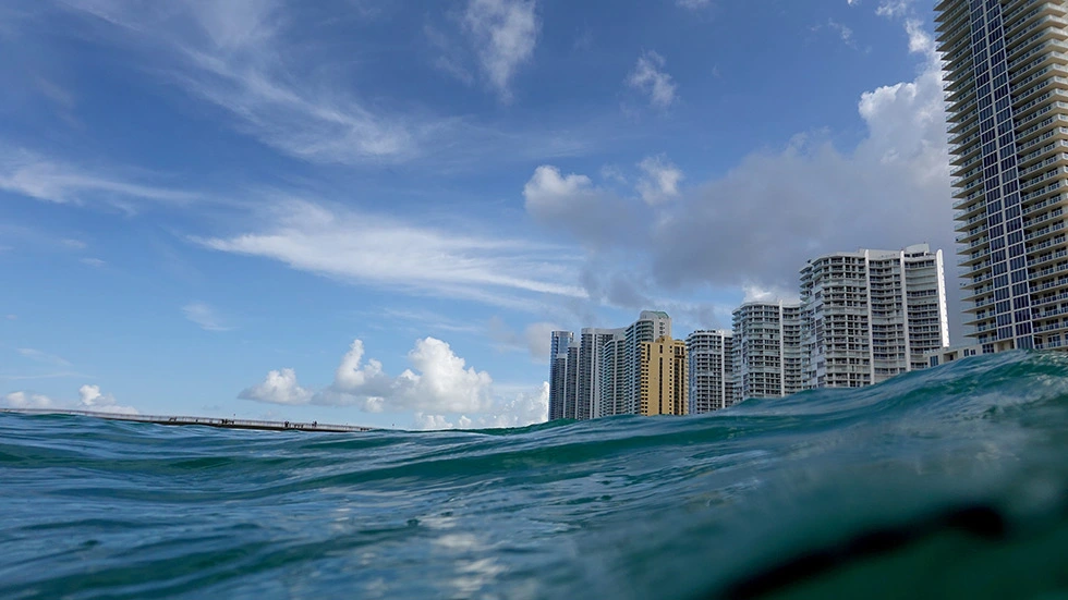 big houses and sea